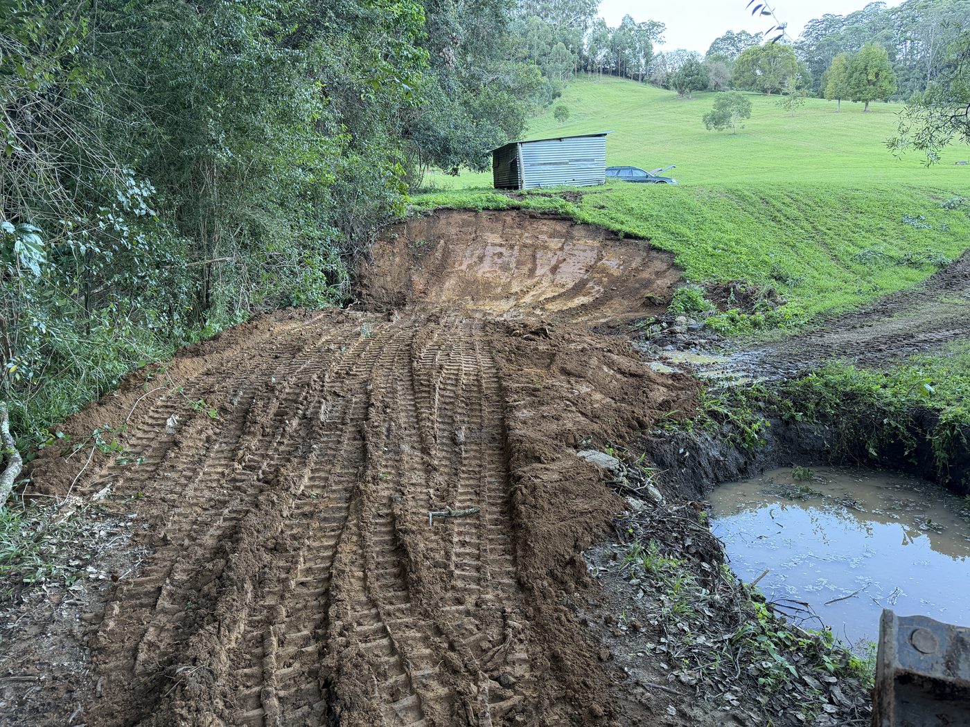 Dam bank repair and stabilisation, Yarraman Rd, Bonville